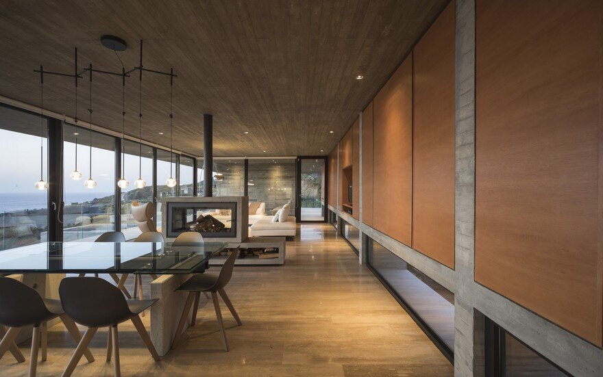 Reinforced Concrete House by Felipe Assadi Arquitectos 8