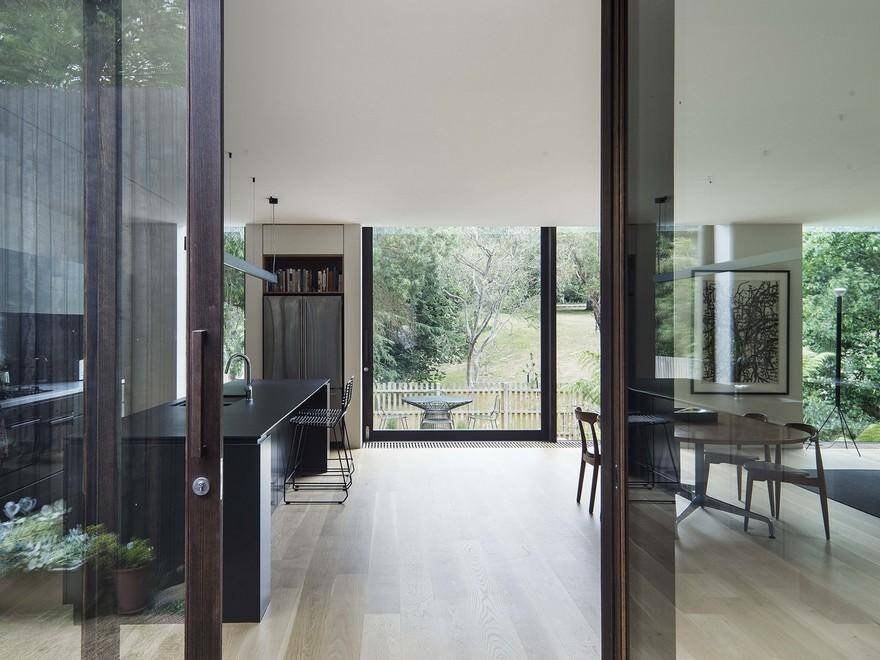 House A by Walter & Walter Ensuring an Optimum Indoor-Outdoor Connection 4
