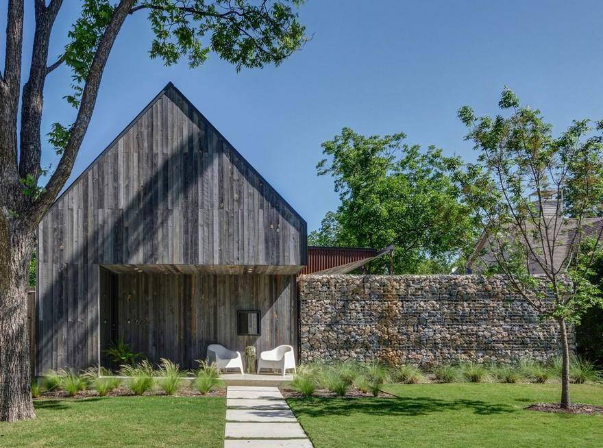 Linder House is Inspired by the Historic Texas Blackland Prairie Homestead