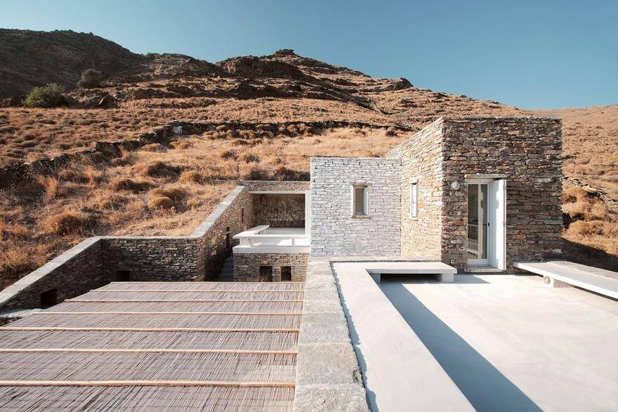 A Stone Summerhouse in Greece Developed for the Mediterranean Climate 3