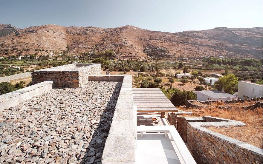 A Stone Summerhouse in Greece Developed for the Mediterranean Climate 2