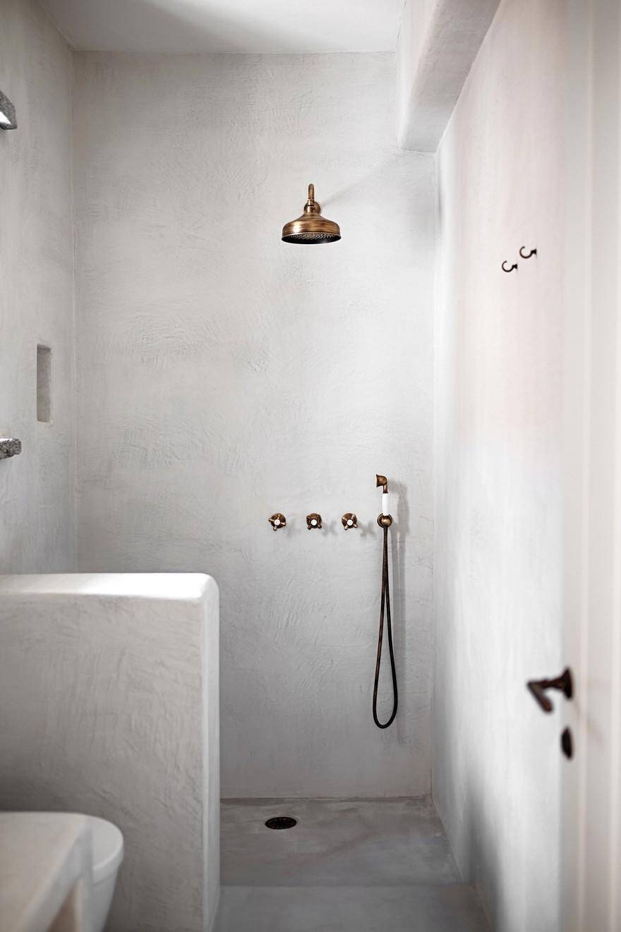 bathroom, Cometa Architects