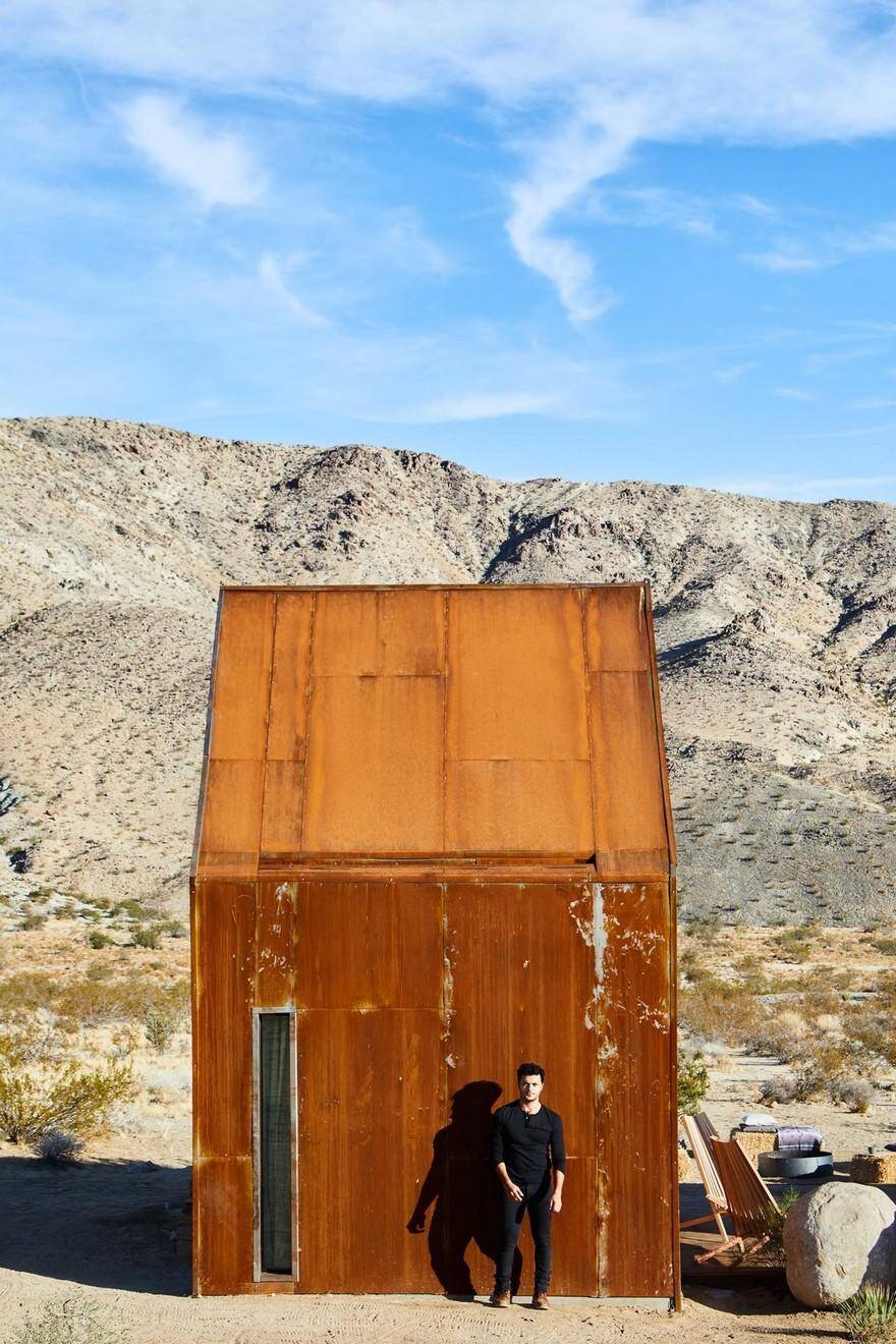 Off-Grid Cabin in Joshua Tree National Park: Folly by Cohesion 3