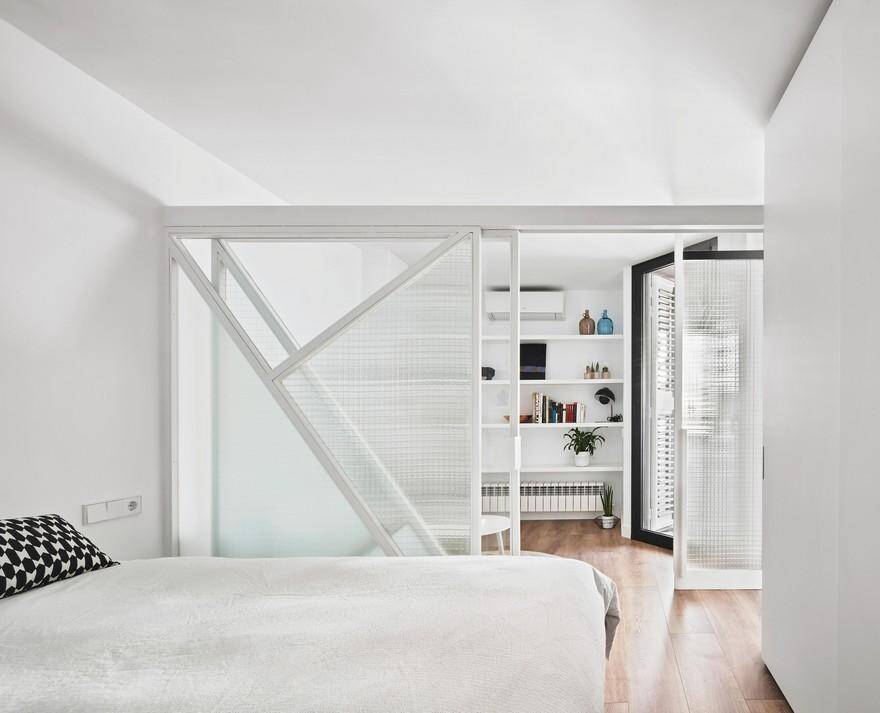 Sardenya Apartment by Raul Sanchez Architects 15