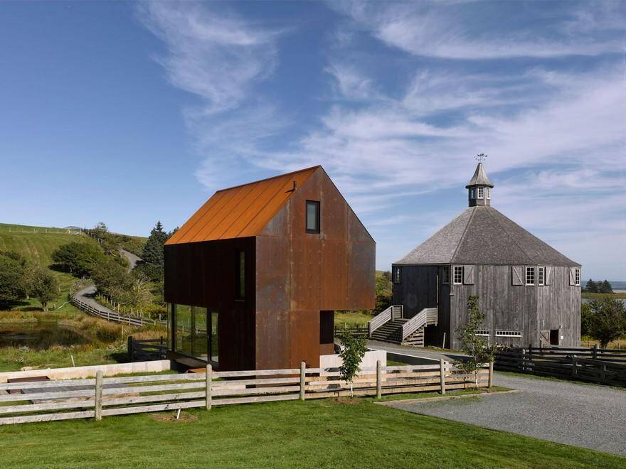 Enough House - Steel-Clad Cabin in Nova Scotia / MacKay-Lyons Sweetapple Architects 1