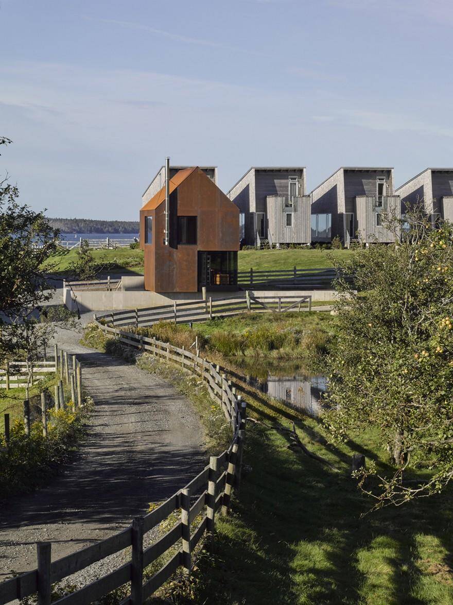Enough House - Steel-Clad Cabin in Nova Scotia / MacKay-Lyons Sweetapple Architects 10
