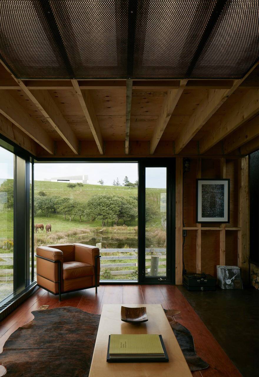 Enough House - Steel-Clad Cabin in Nova Scotia / MacKay-Lyons Sweetapple Architects 5