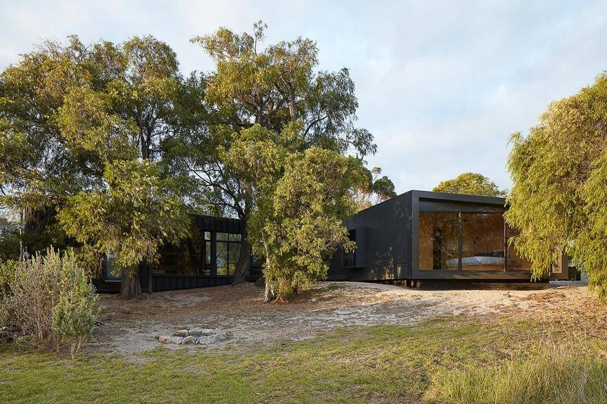 Holiday Beach House on Untouched, Undulating Land in Quindalup, Western Australia 1