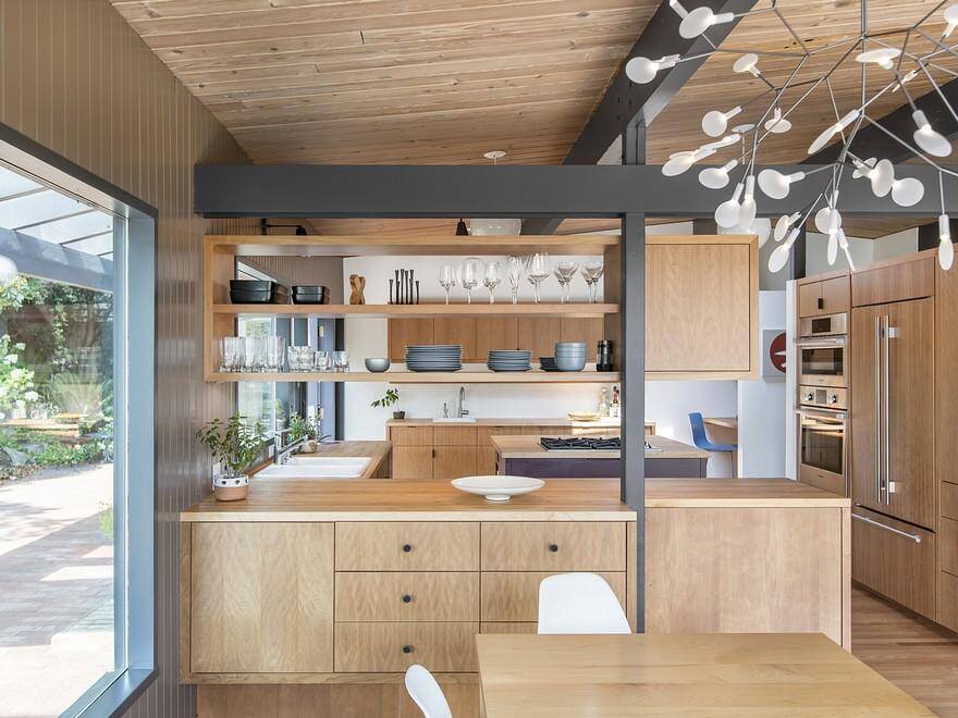 The Interior Remodel of a Midcentury Modern Home in Central Seattle 8