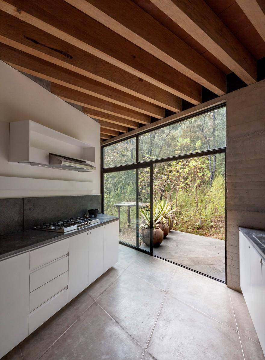 Cadaval & Solà-Morales Designs a Y-Shaped House in the Deep Forests of Mexico 11