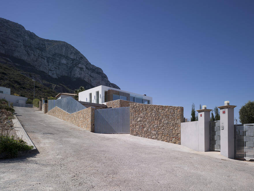Bioclimatic House in La Marina Alta by Pepe Cabrera