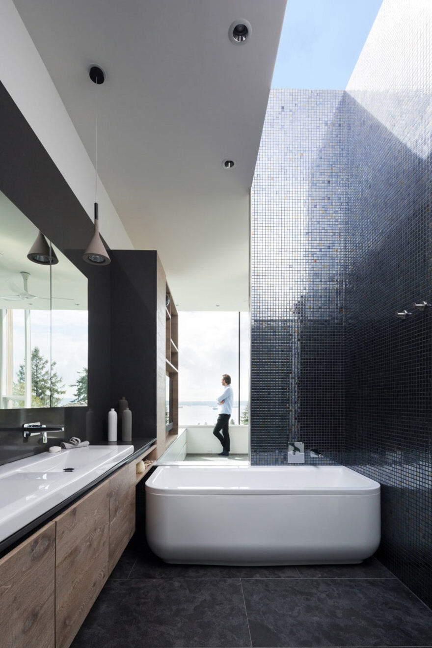 Container House in West Vancouver, McLeod Bovell Modern Houses 9