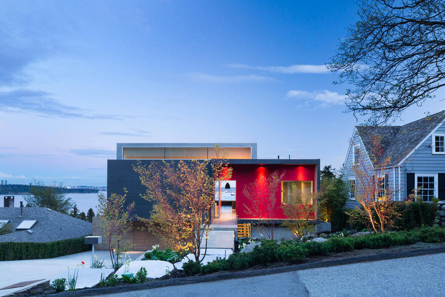 Container House in West Vancouver, McLeod Bovell Modern Houses