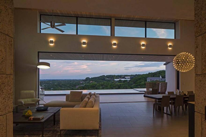 Contemporary Texas Home Designed to Maximize the Surrounding Views 11