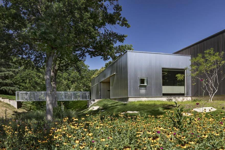Corrugated Metal Clads Rio Vista Residence by Buchanan Architecture 1