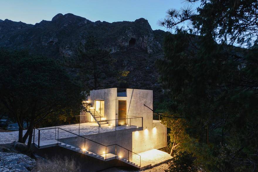 Minimalist Mexico Home with Cool, Concrete Interior 17