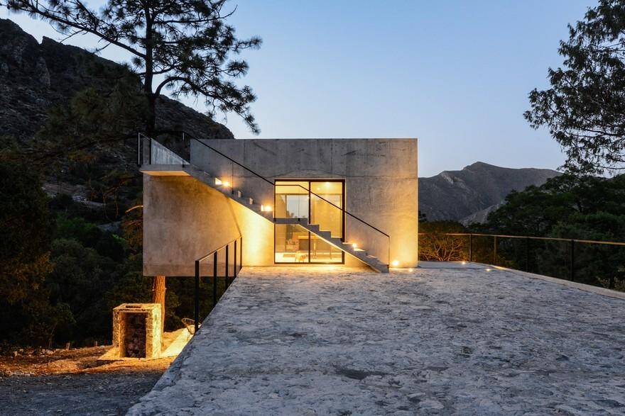 Minimalist Mexico Home with Cool, Concrete Interior 16