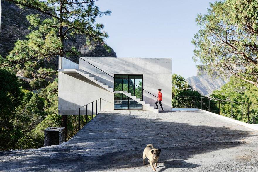 Minimalist Mexico Home with Cool, Concrete Interior 13