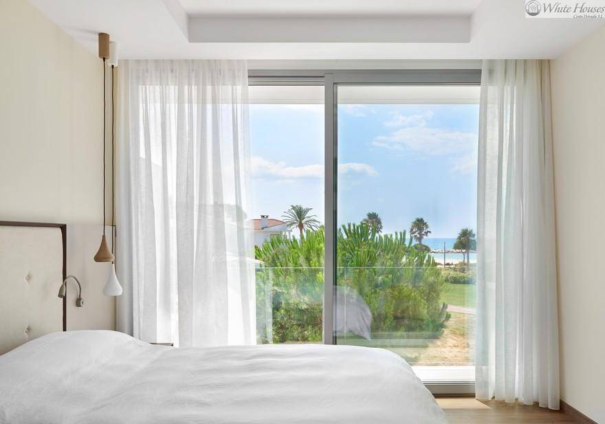 Modern Single-Family Villa with an Astonishing Sea View to the Mediterranean Sea 10