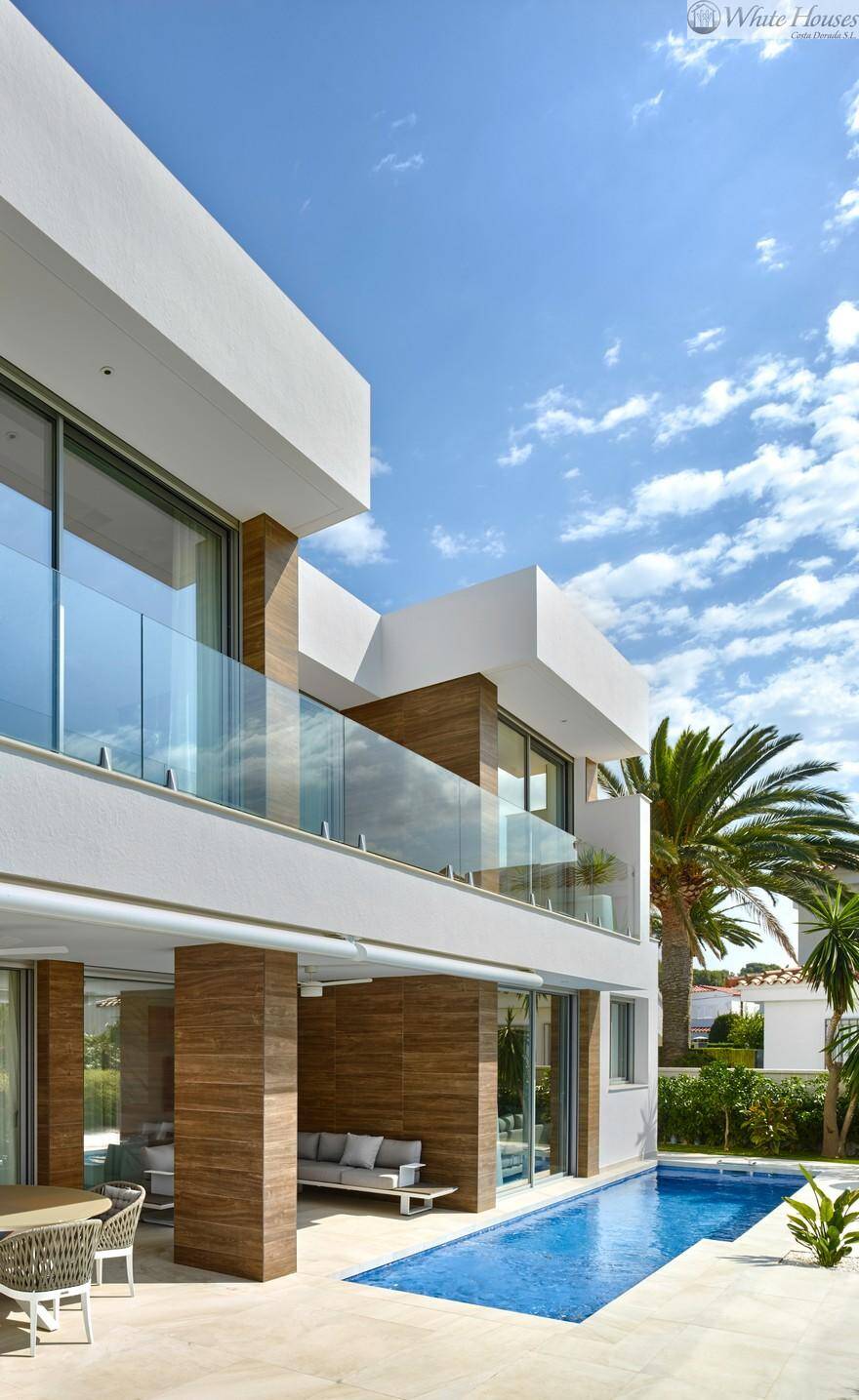 Modern Single-Family Villa with an Astonishing Sea View to the Mediterranean Sea 2