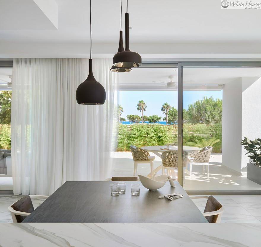 Modern Single-Family Villa with an Astonishing Sea View to the Mediterranean Sea 6