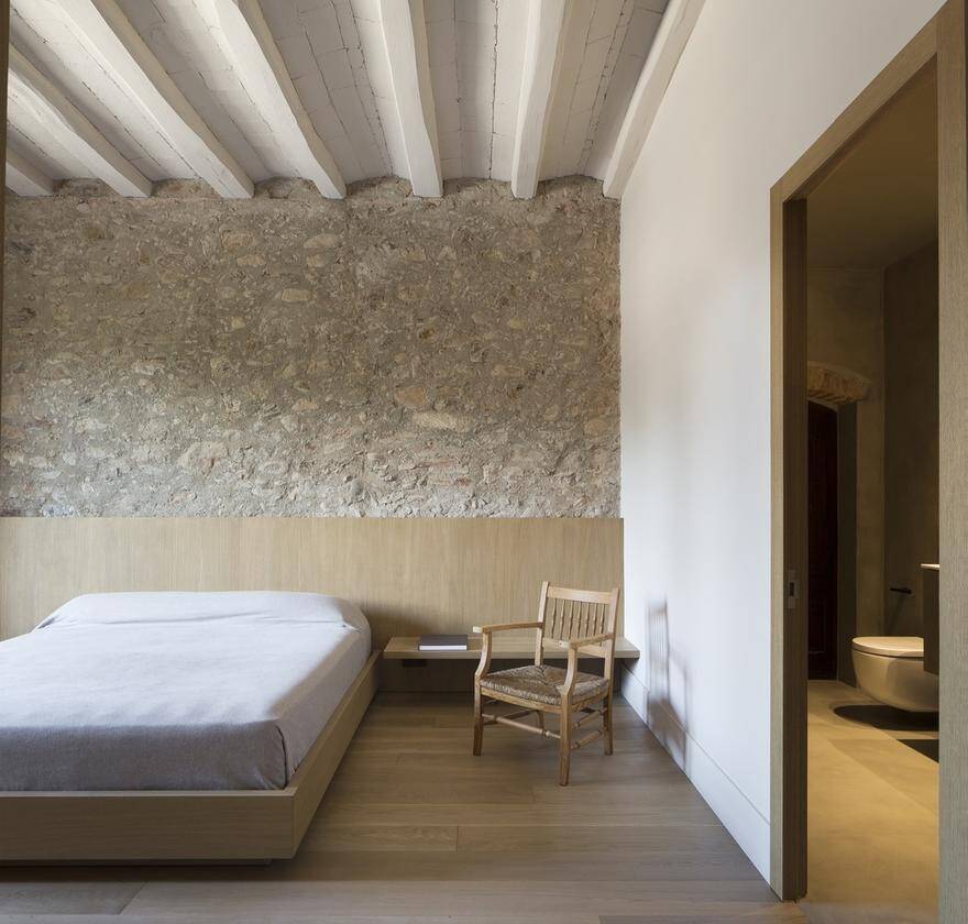 Spanish Farmhouse Revived with Perfect Mixture of Traditional and Modern Minimalist Design 10