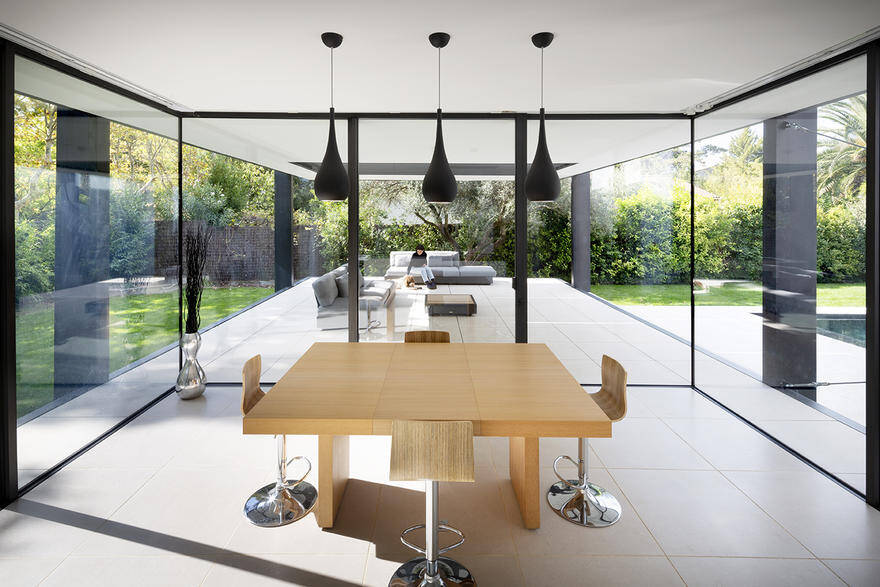 Contemporary Steel Extension Providing Open Living Space 5