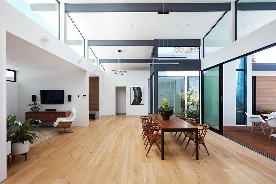 Modern Indoor-Outdoor Home in Los Altos, California, Klopf Architecture 6