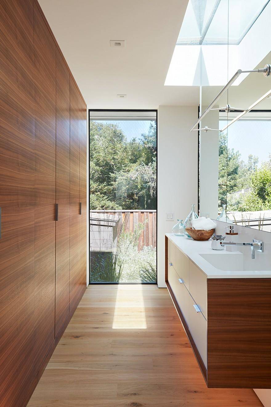Modern Indoor-Outdoor Home in Los Altos, California, Klopf Architecture 12