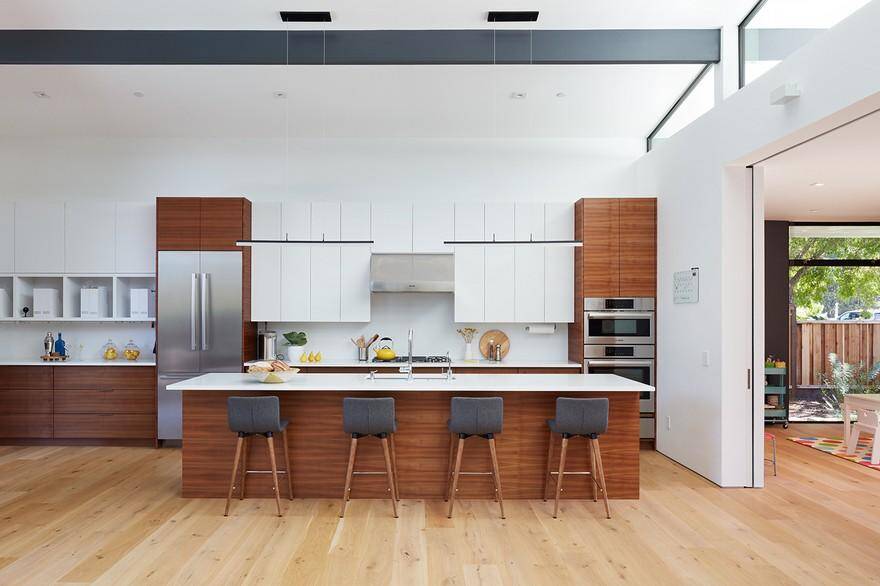 Modern Indoor-Outdoor Home in Los Altos, California, Klopf Architecture 3