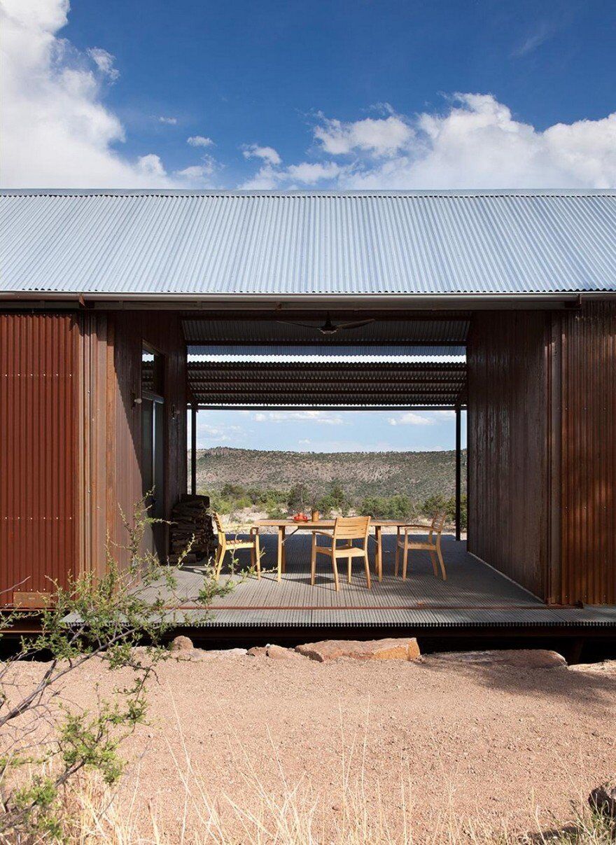Off-the-Grid Porch House in West Texas 2, steel structure
