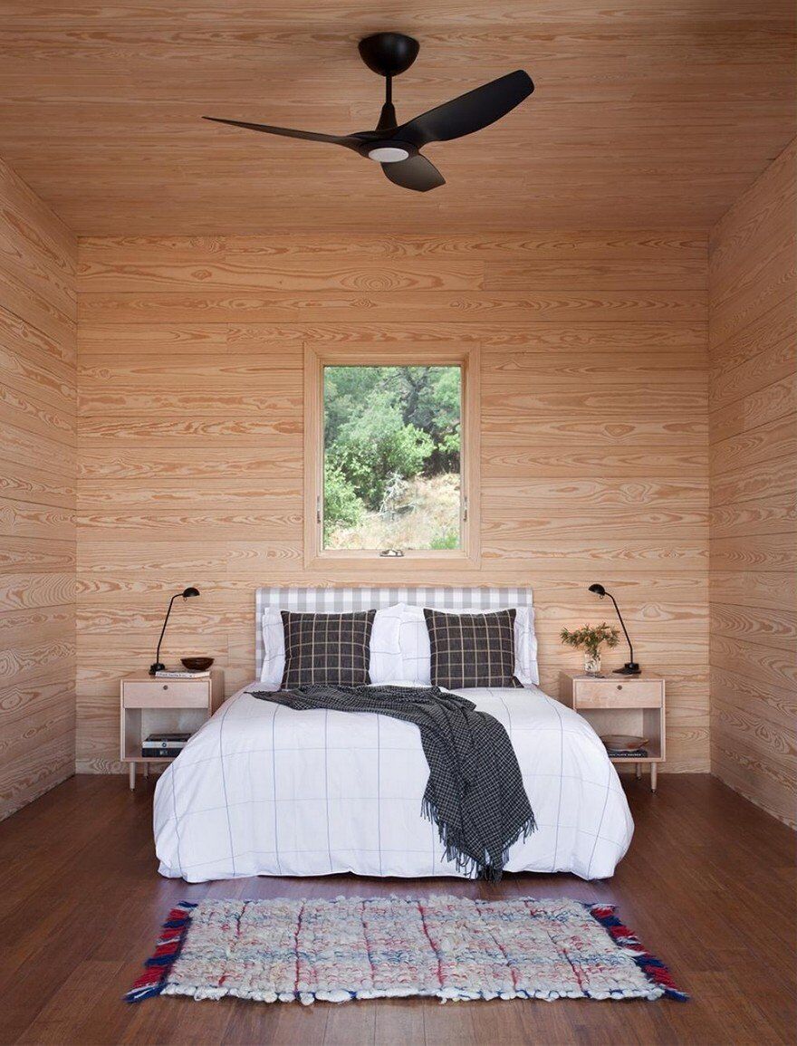 Off-the-Grid Porch House in West Texas 9, bedroom