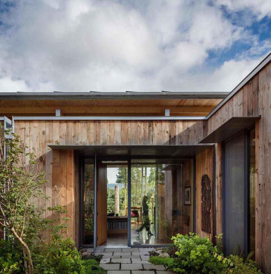 Stunning Seattle Urban Retreat Inspired by Native American Cultures 2