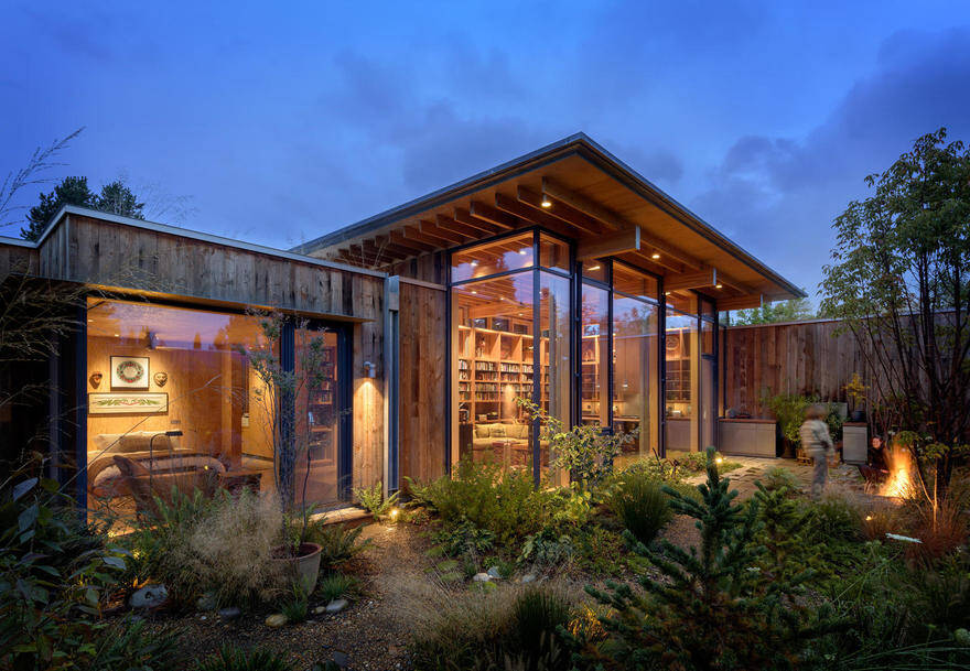 Stunning Seattle Urban Retreat Inspired by Native American Cultures 16