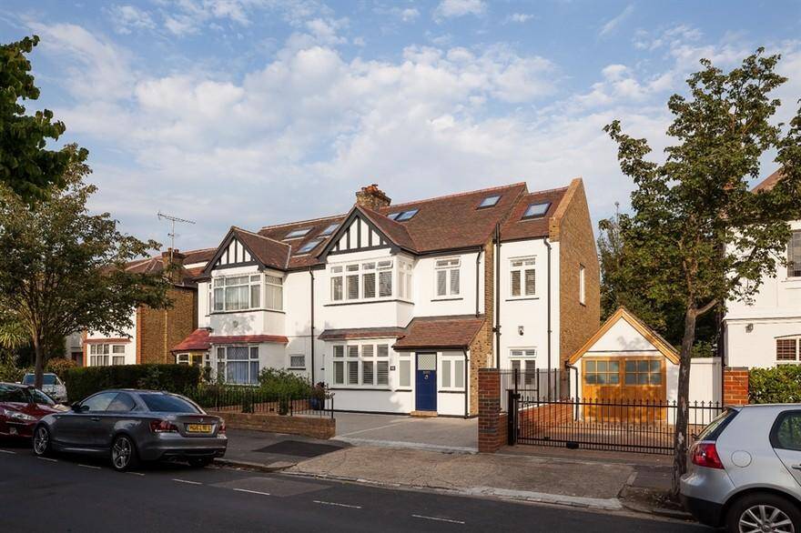 1900s Semi-Detached Property Upgraded for Modern Family Living 11