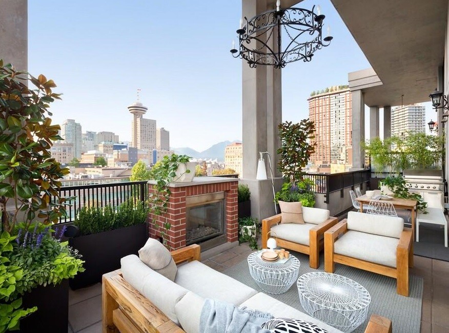 Vancouver Loft Apartment / Falken Reynolds Interiors