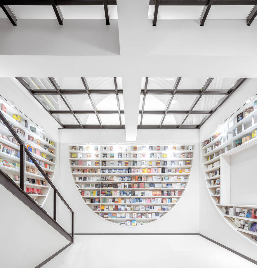 Zhongshu Bookstore Built with 300 Tons of Steel and 30,000 Meters of Light Strips 6