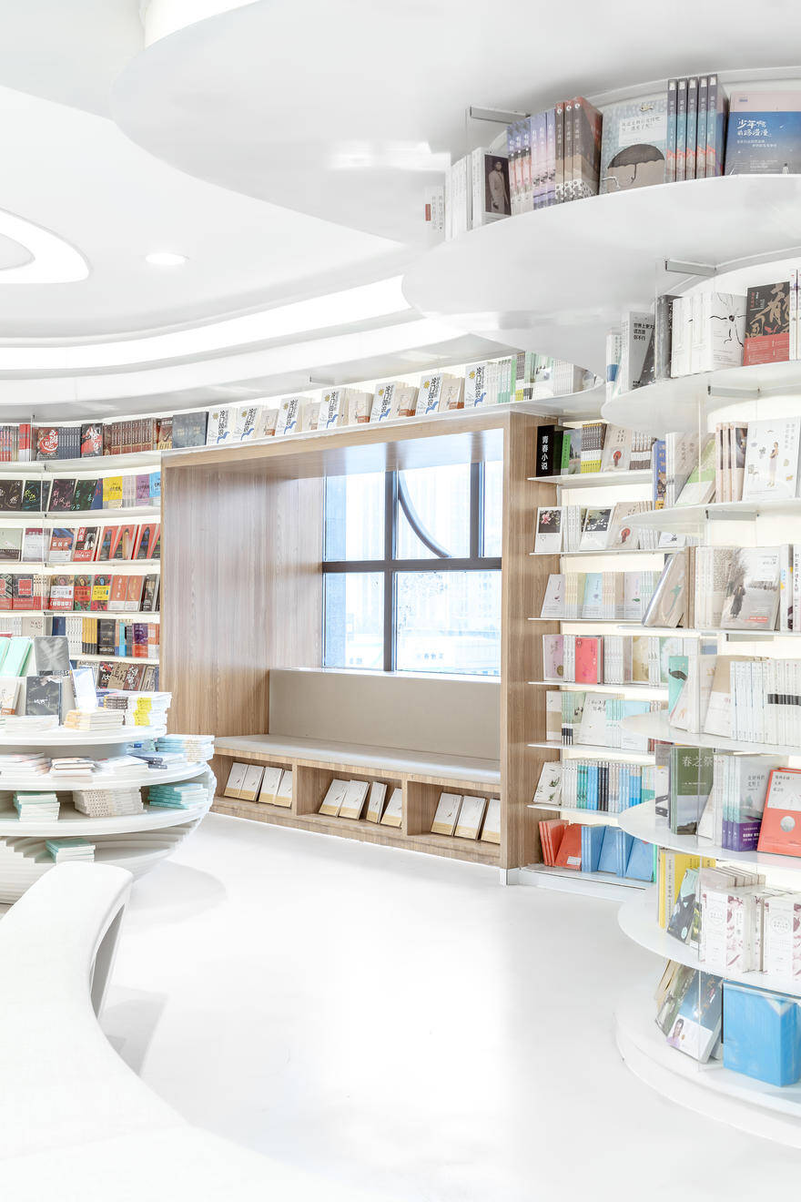 Zhongshu Bookstore Built with 300 Tons of Steel and 30,000 Meters of Light Strips 7