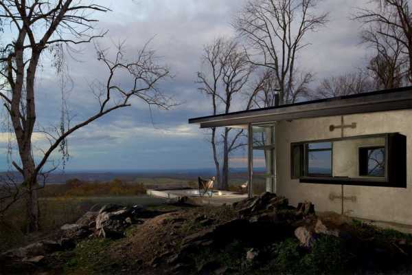 Unconventional Cabin with a Strongly Scandinavian Aesthetic: Lost Whiskey Cabin 8