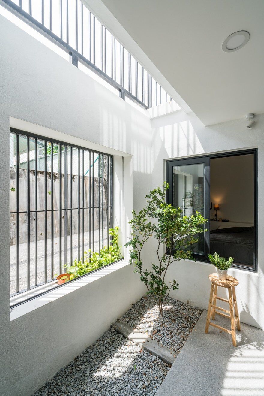 Minimalist Single Storey Terrace House by Fabian Tan Architect 9