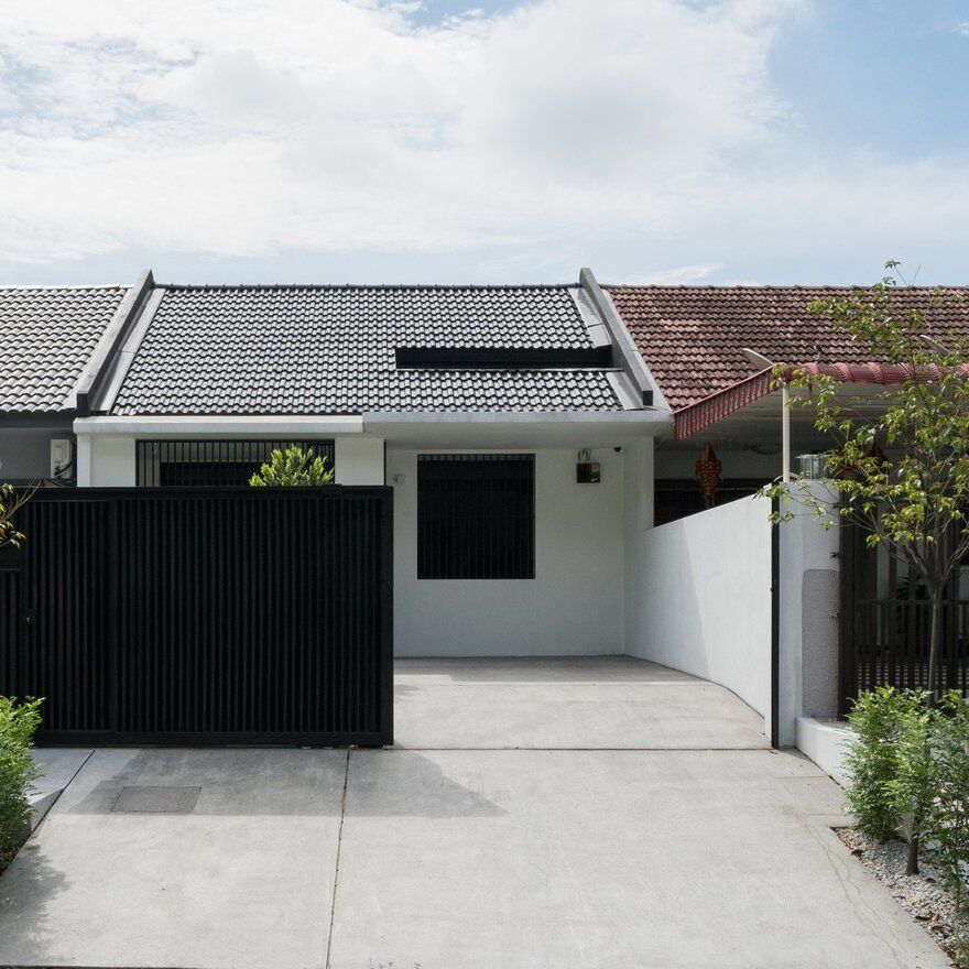 Minimalist Single Storey Terrace House by Fabian Tan Architect