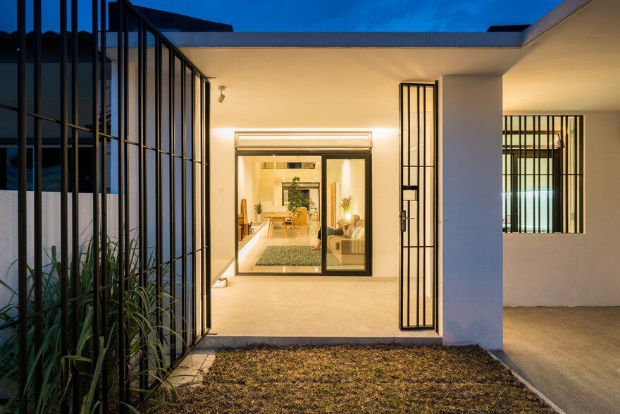Minimalist Single Storey Terrace House by Fabian Tan Architect 14