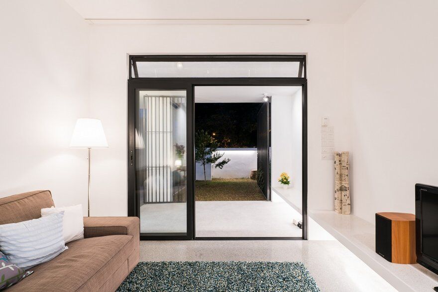 Minimalist Single Storey Terrace House by Fabian Tan Architect 3