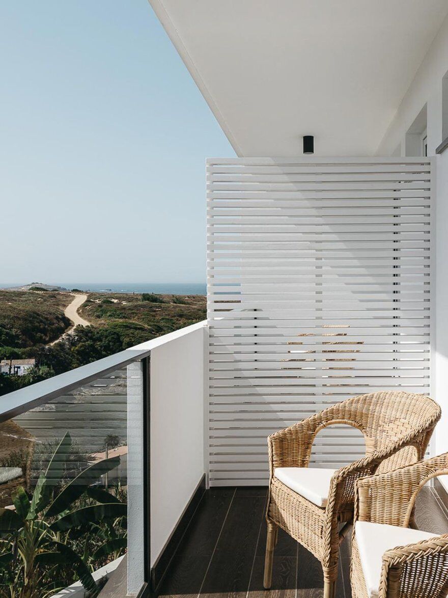 Porto Covo Guesthouse Featuring an Eclectic, Calm and Pluralistic Atmosphere 1