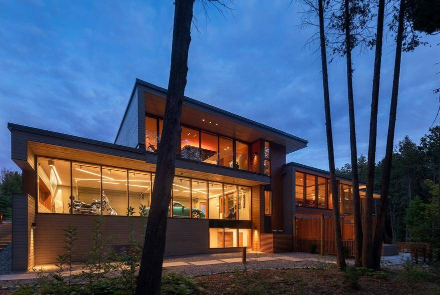Split-Level House Featuring an Elegant Composition Petaluma Residence 14