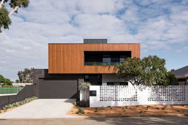 U-Shape Family Home - The Ash House / Dalecki Design