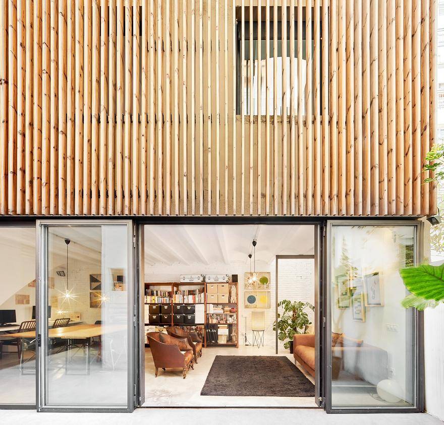 Old Book Warehouse Completely Transformed into a Bright and Airy Residence-Atelier 1