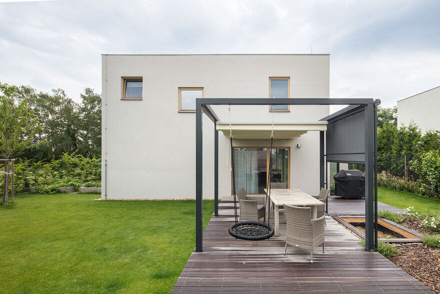 Extended House in Prague , BOQ Architekti