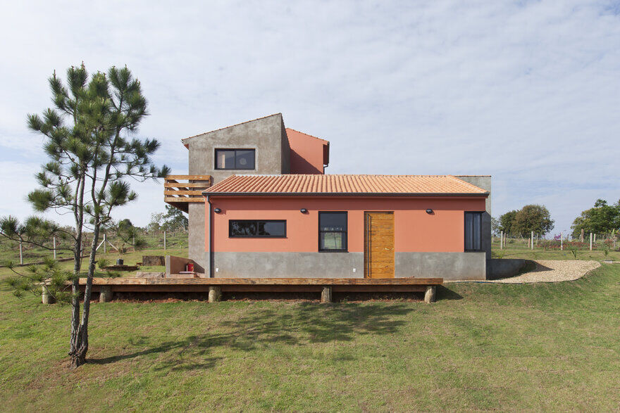 Aldeia House: Peaceful Rural Home Overlooking Panoramic Views 7