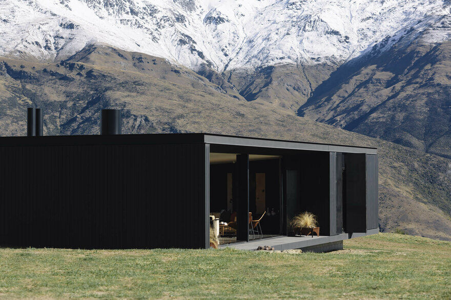 Alpine Terrace House Float in the New Zealand Mountains 1